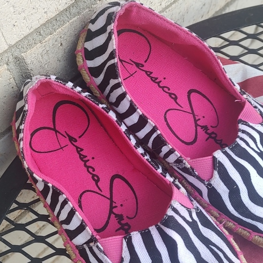 Jessica Simpson 👟 - Picture 8 of 9